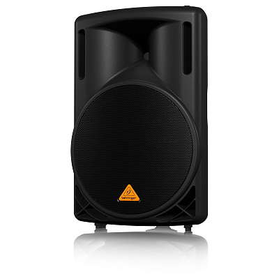 Активная акустическая система Behringer B215D
